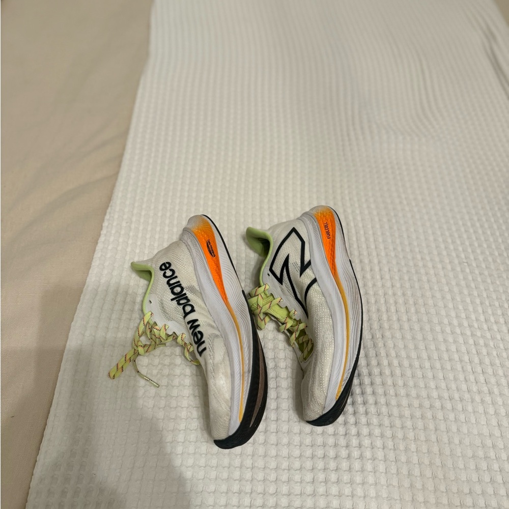 New Balance White and Orange Sneakers Low-Top Mesh